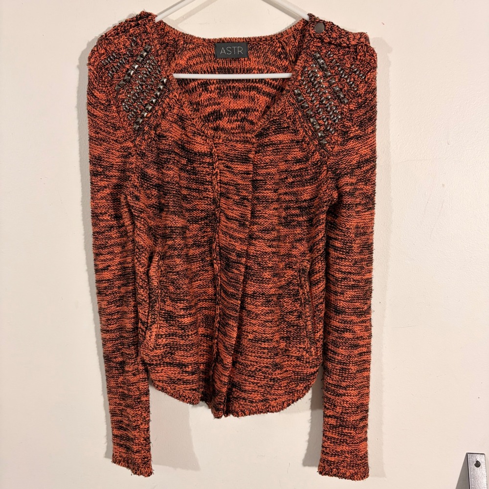 ASTR Studded Women's Small Shoulder Marled Knit SweaterOrange Black  Edgy ROCKER